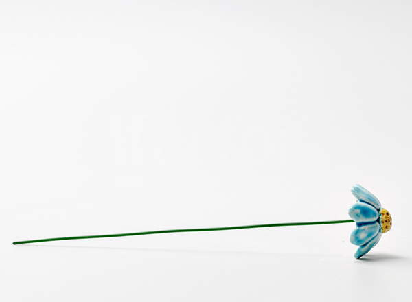 Sculpture Chamomile with drooping petals