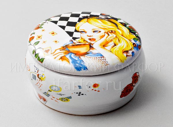 Casket Alice in Wonderland. Chess board Round