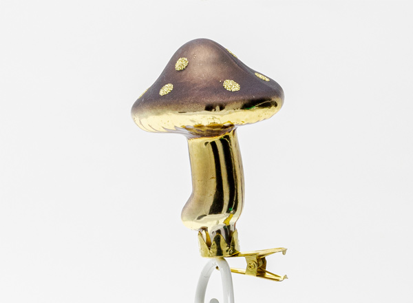 Елочная игрушка Грибы. Мухомор на прищепке с коричневой шляпкой