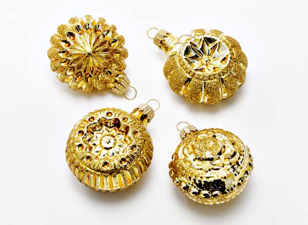 Set of Christmas tree toys in a gift box Inca gold Openwork ball