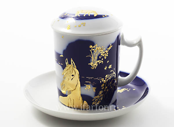 Mug with a lid and saucer Night Snowing morning