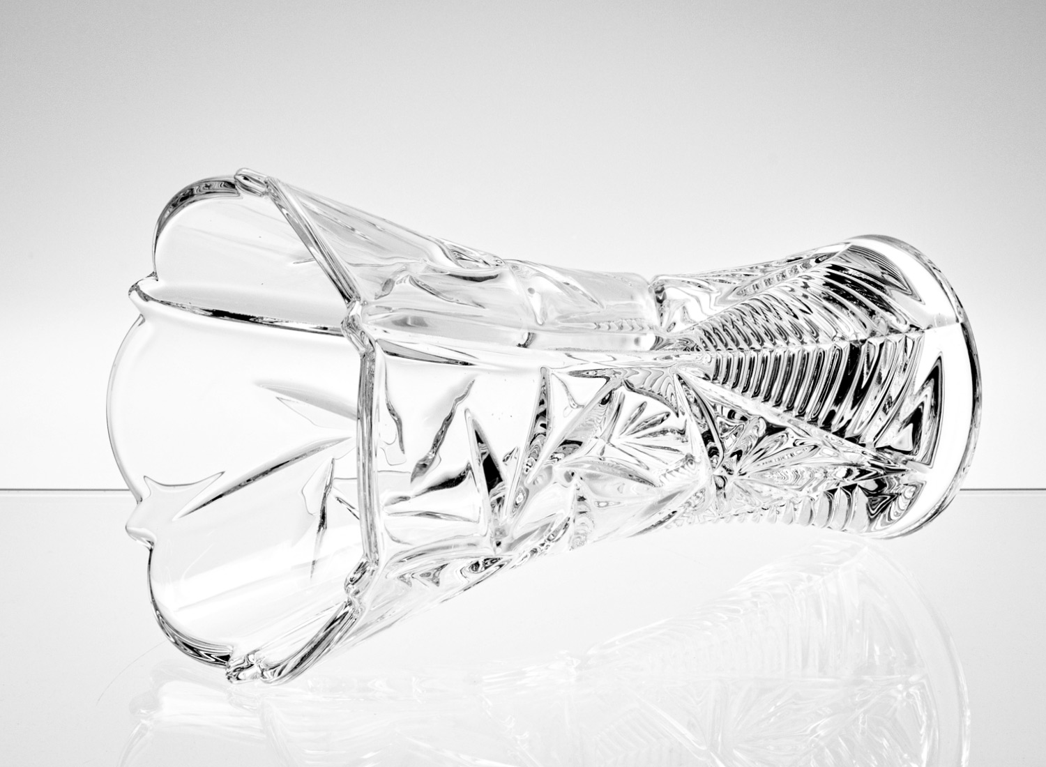 Ваза для цветов «Pinwheel» Форма: Crystalite Bohemia. Хрустальное стекло. 250 мм.