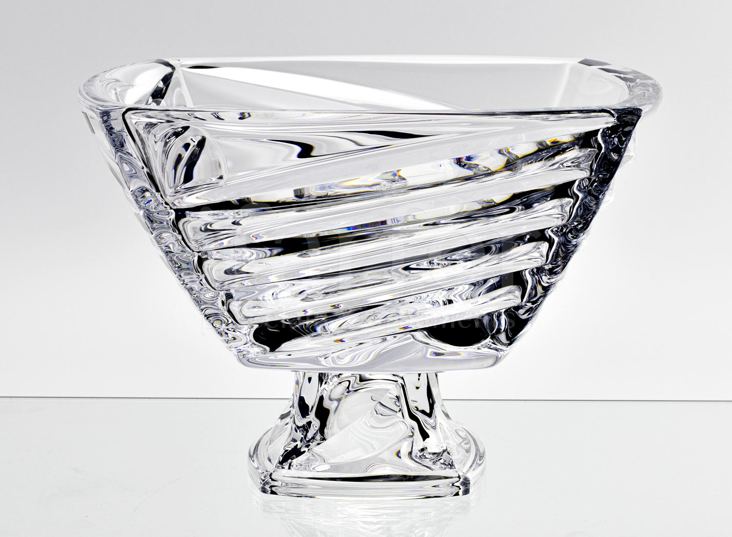 Фруктовница на ножке «Facet» Форма: Crystalite Bohemia. Хрустальное стекло. 330 мм.