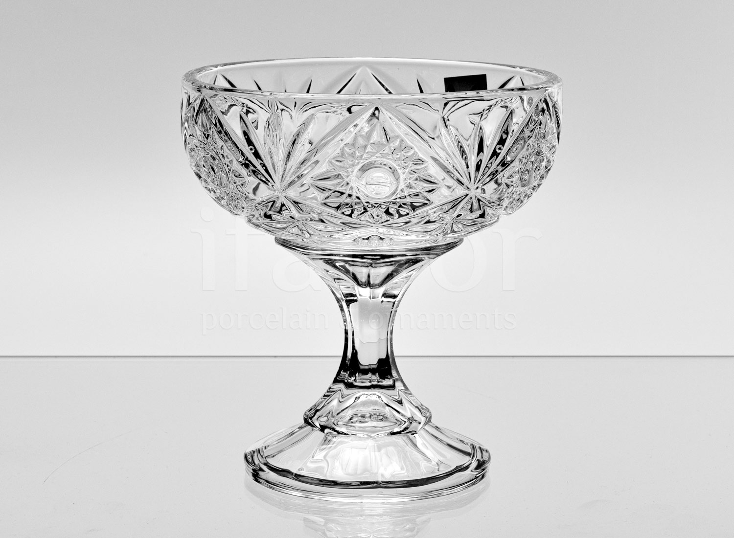 Ваза для конфет на ножке «Miranda» Форма: Crystalite Bohemia. Хрустальное стекло. 144 x 150 мм.