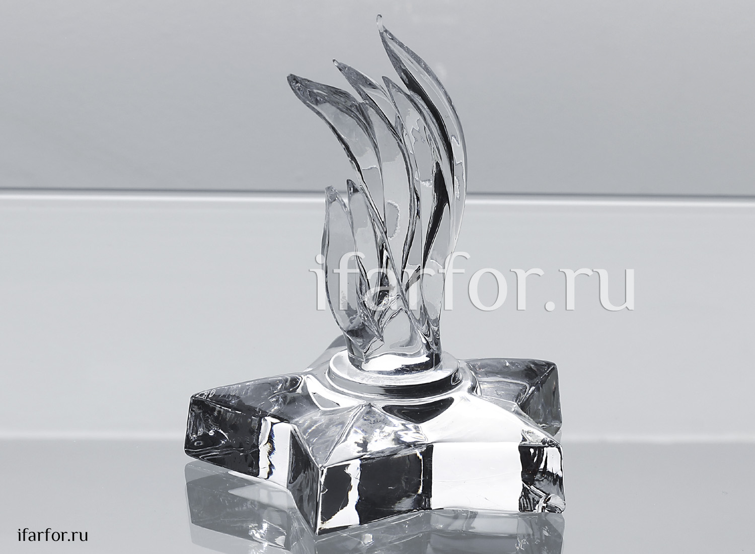 Сувенир «Вечный огонь» Форма: Вечный огонь. Хрусталь. 100 x 60 x 112 мм.