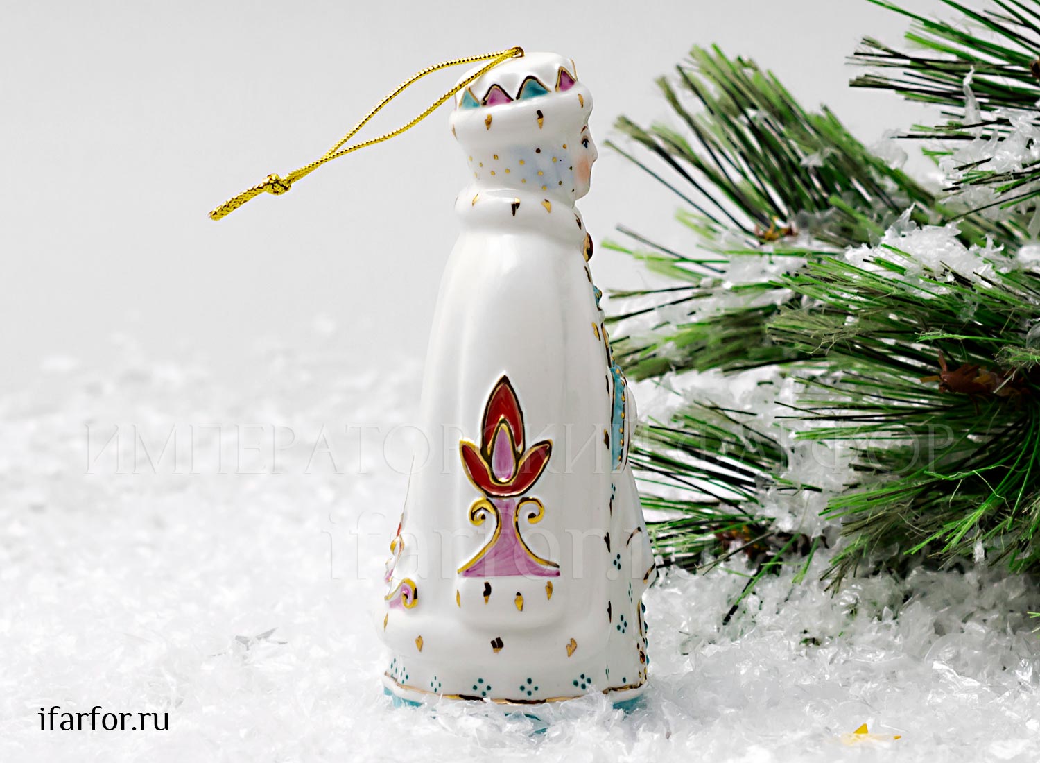 Елочная игрушка «Царица» Форма: Царица. Фарфор. 65 x 120 мм.