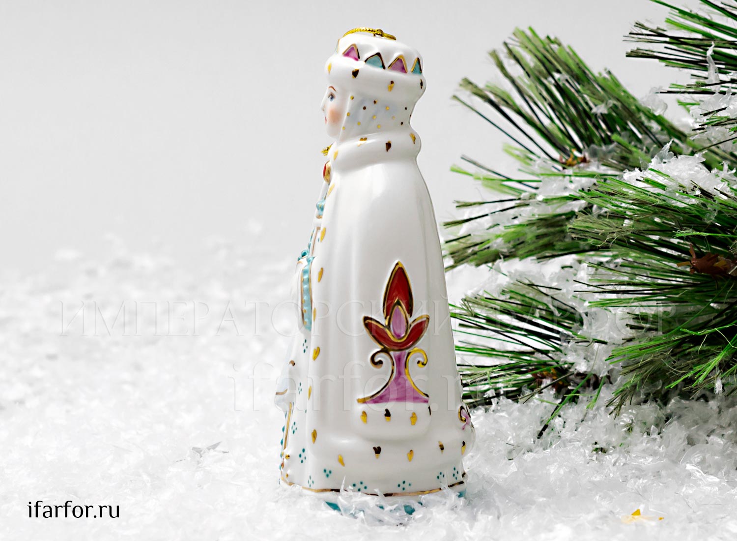 Елочная игрушка «Царица» Форма: Царица. Фарфор. 65 x 120 мм.