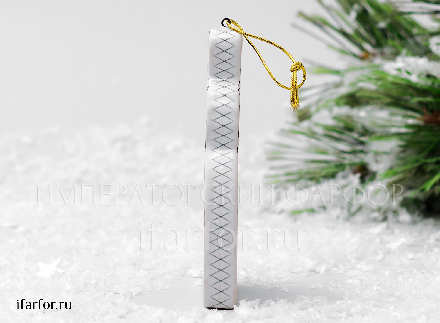 Елочная игрушка «Дама» Форма: Дама. Майолика. 52 x 100 мм.