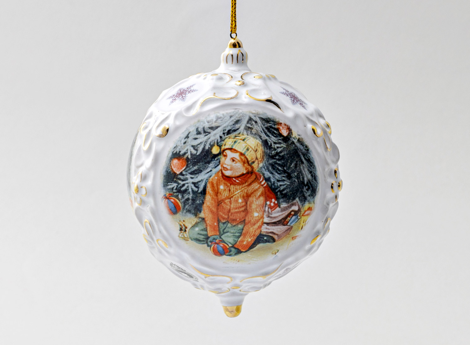 Елочная игрушка «Шар средний» Форма: Шар средний. Майолика. 90 x 120 мм.