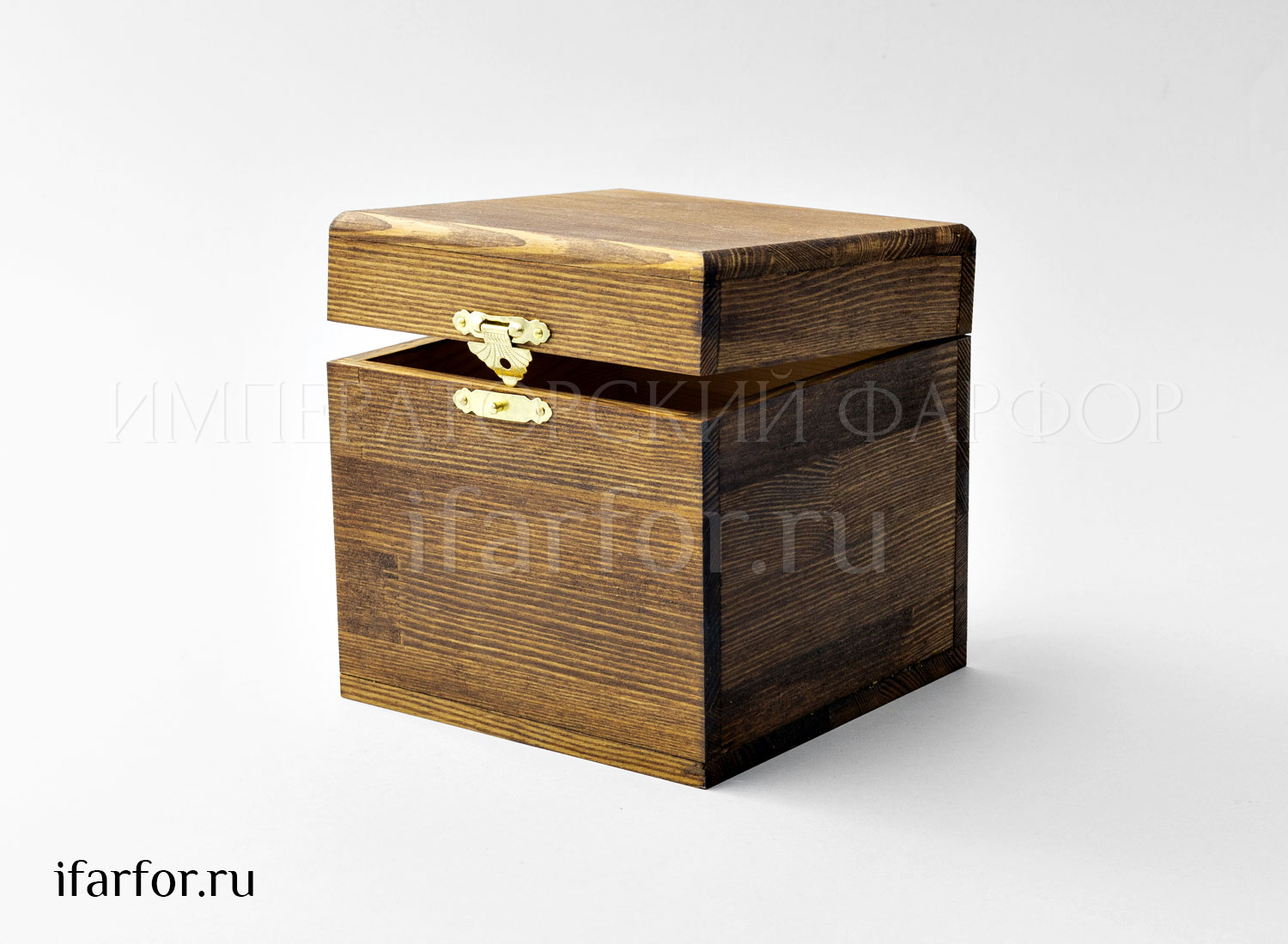 Шкатулка подарочная «Шкатулка подарочная. Орех» Форма: Шкатулка. Дерево. Масло. 140 x 140 x 140 мм.