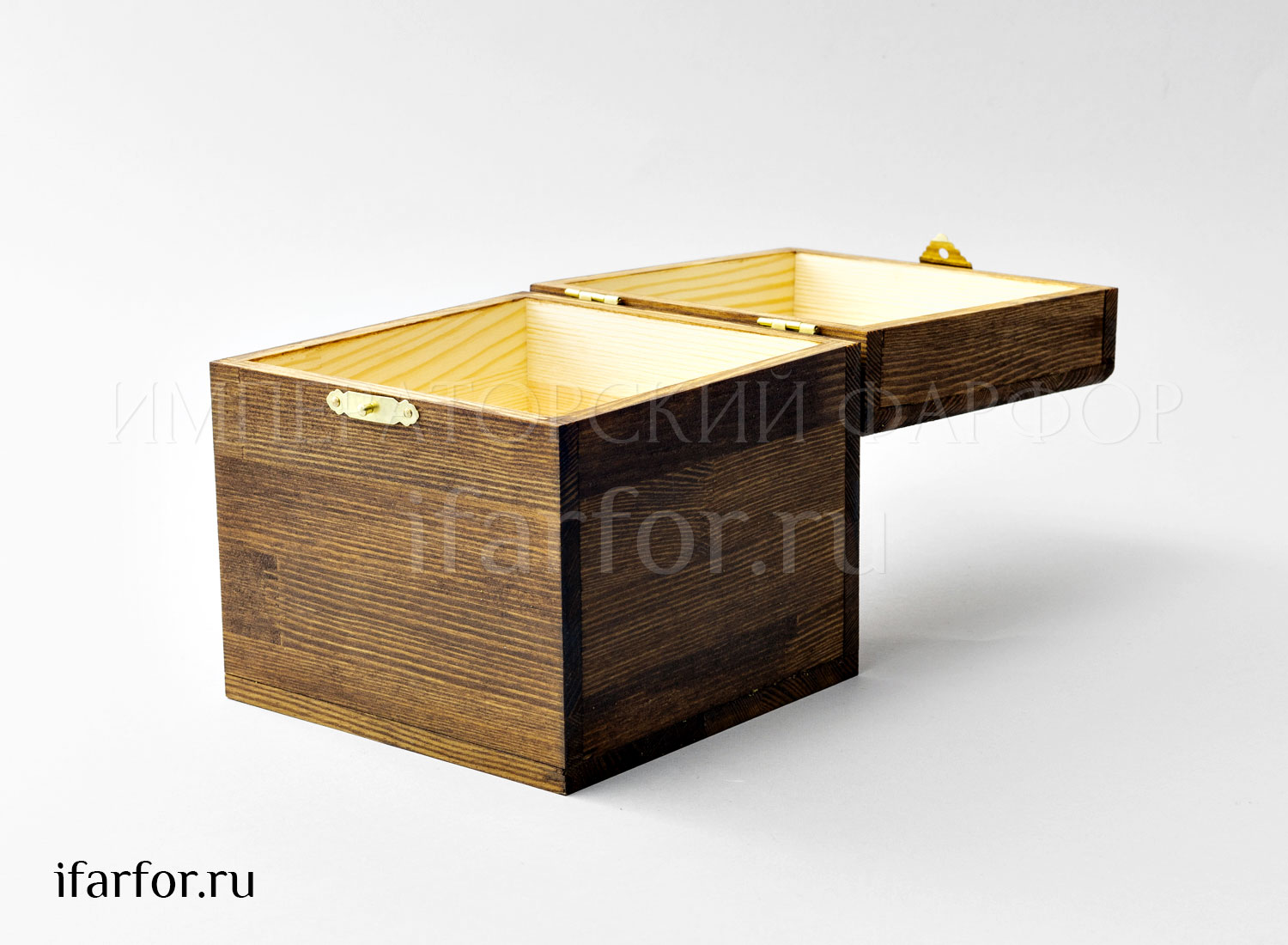 Шкатулка подарочная «Шкатулка подарочная. Орех» Форма: Шкатулка. Дерево. Масло. 140 x 140 x 140 мм.