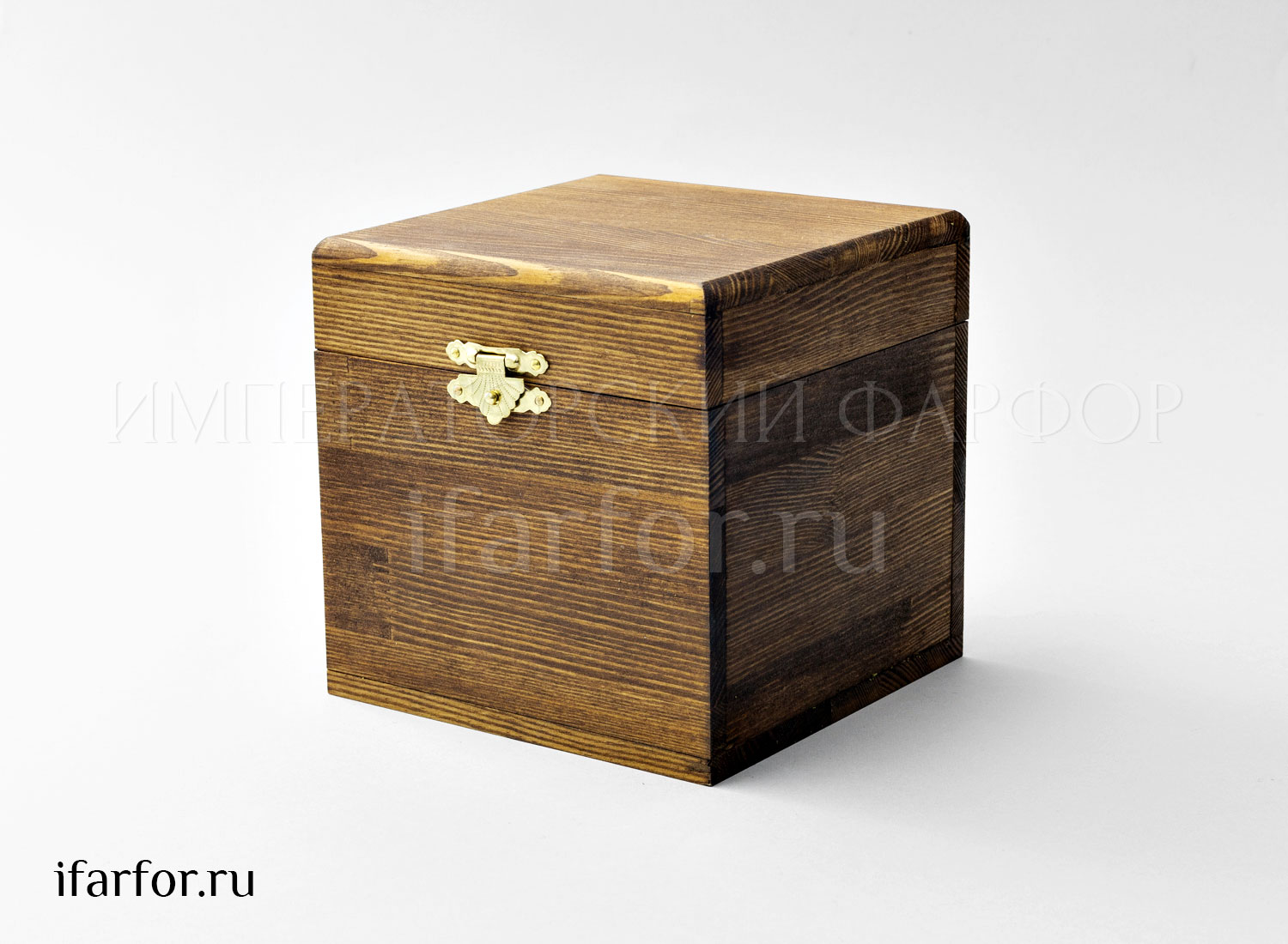 Шкатулка подарочная «Шкатулка подарочная. Орех» Форма: Шкатулка. Дерево. Масло. 140 x 140 x 140 мм.