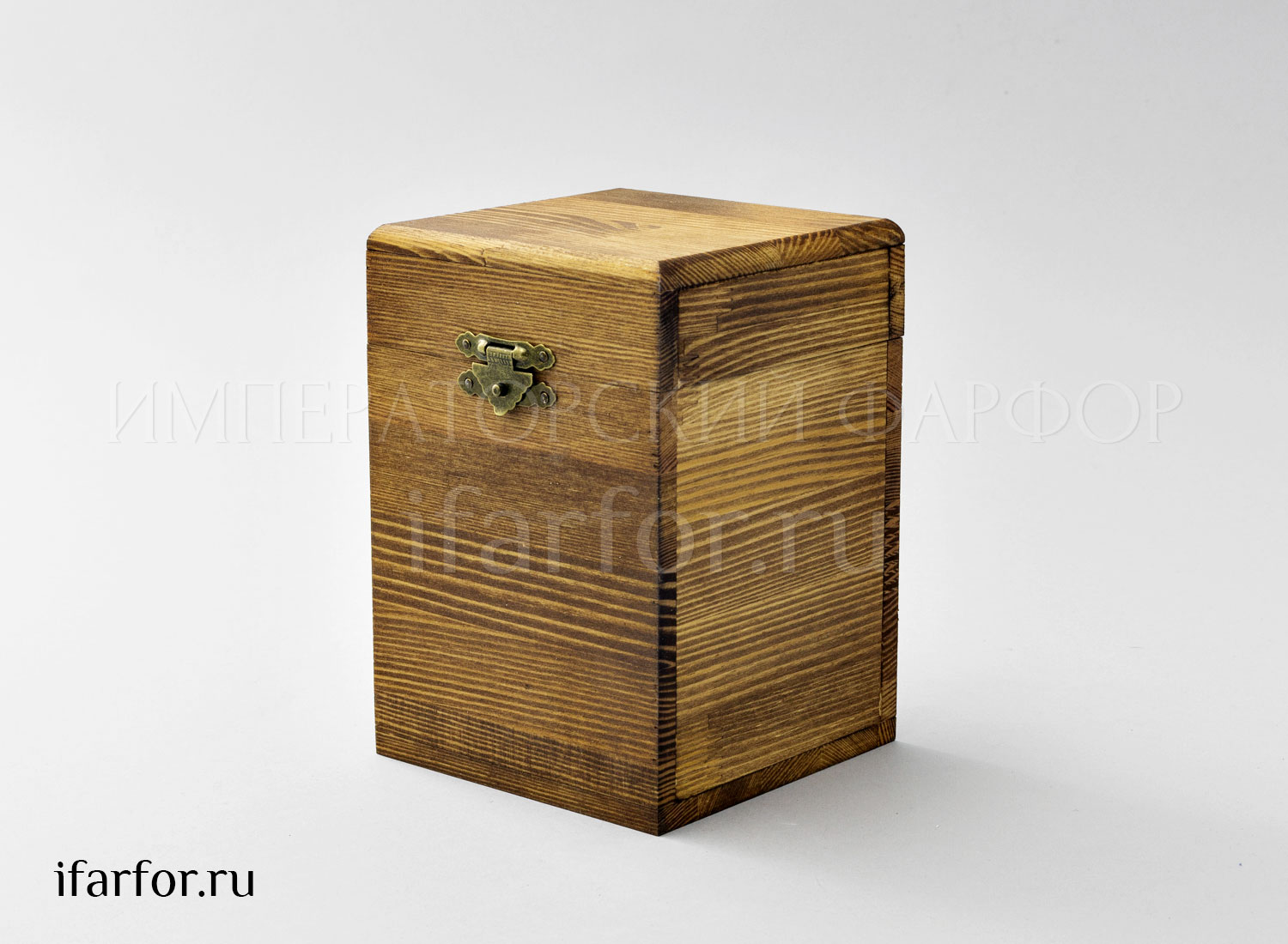 Шкатулка подарочная «Шкатулка подарочная. Орех» Форма: Шкатулка. Дерево. Масло. 110 x 110 x 160 мм.