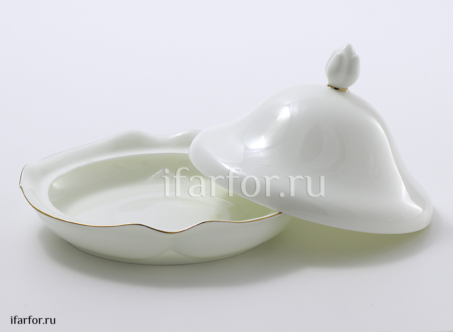 Масленка «Золотая лента» Форма: Наташа. Тонкостенный костяной фарфор. 153 x 153 x 100 мм.