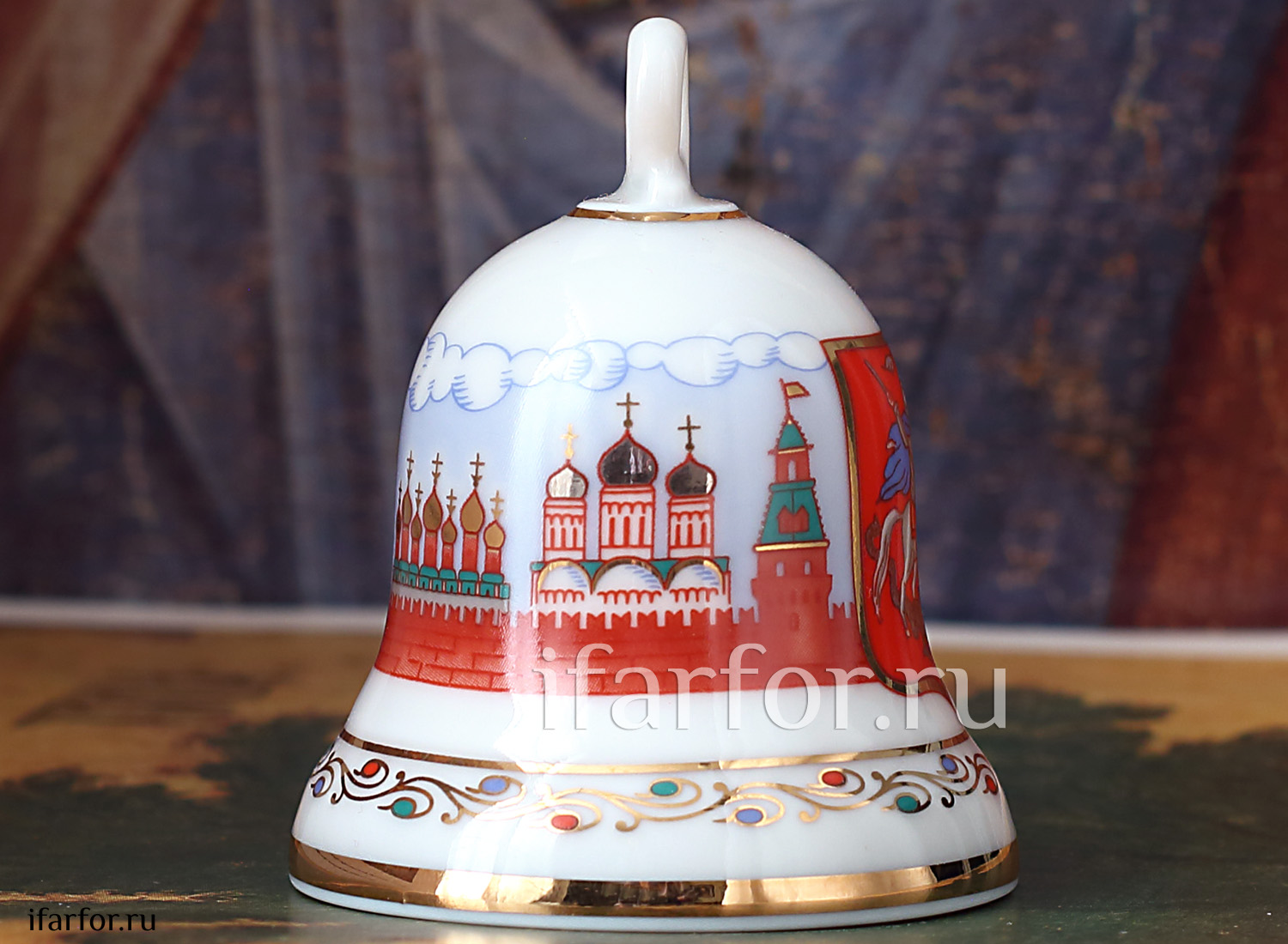Колокольчик «Московский Кремль» Форма: Петелька. Твердый фарфор. 55 x 65 мм.