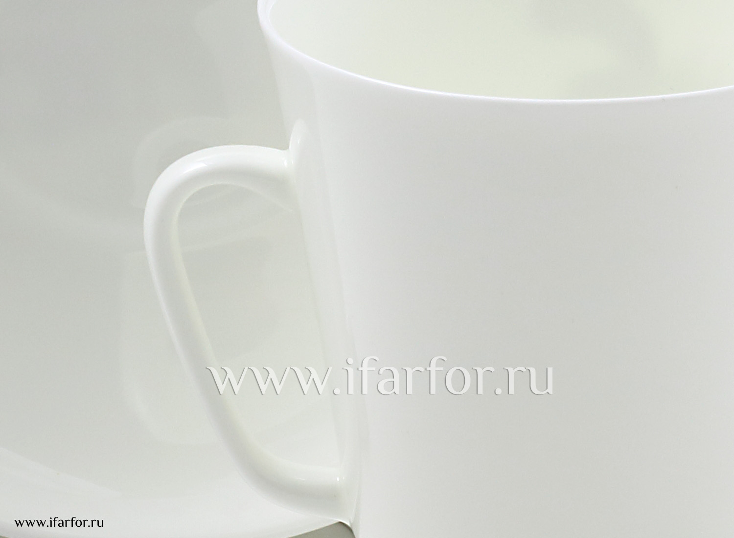 Чашка с блюдцем в подарочной коробке «Фитюлька» 1/2 Форма: Майская. Тонкостенный костяной фарфор. 165 мл.