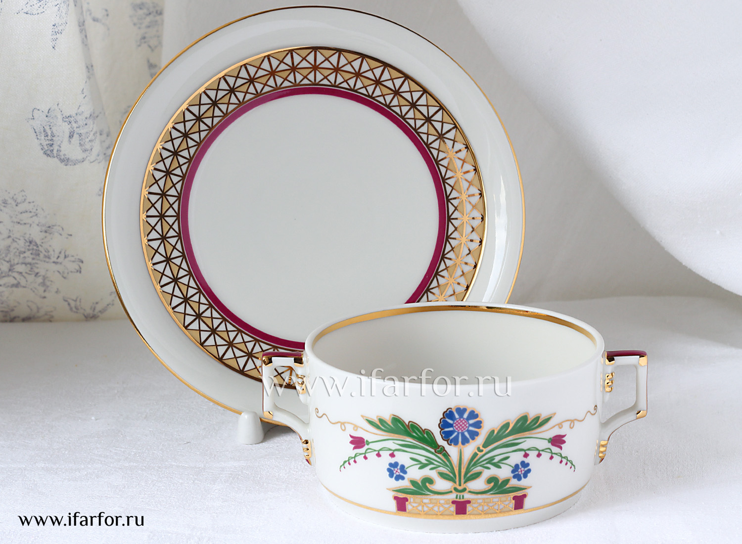 Чашка бульонная с блюдцем бульонная «Замоскворечье» 1/2 Форма: Гербовая. Твердый фарфор. 152 мм.
