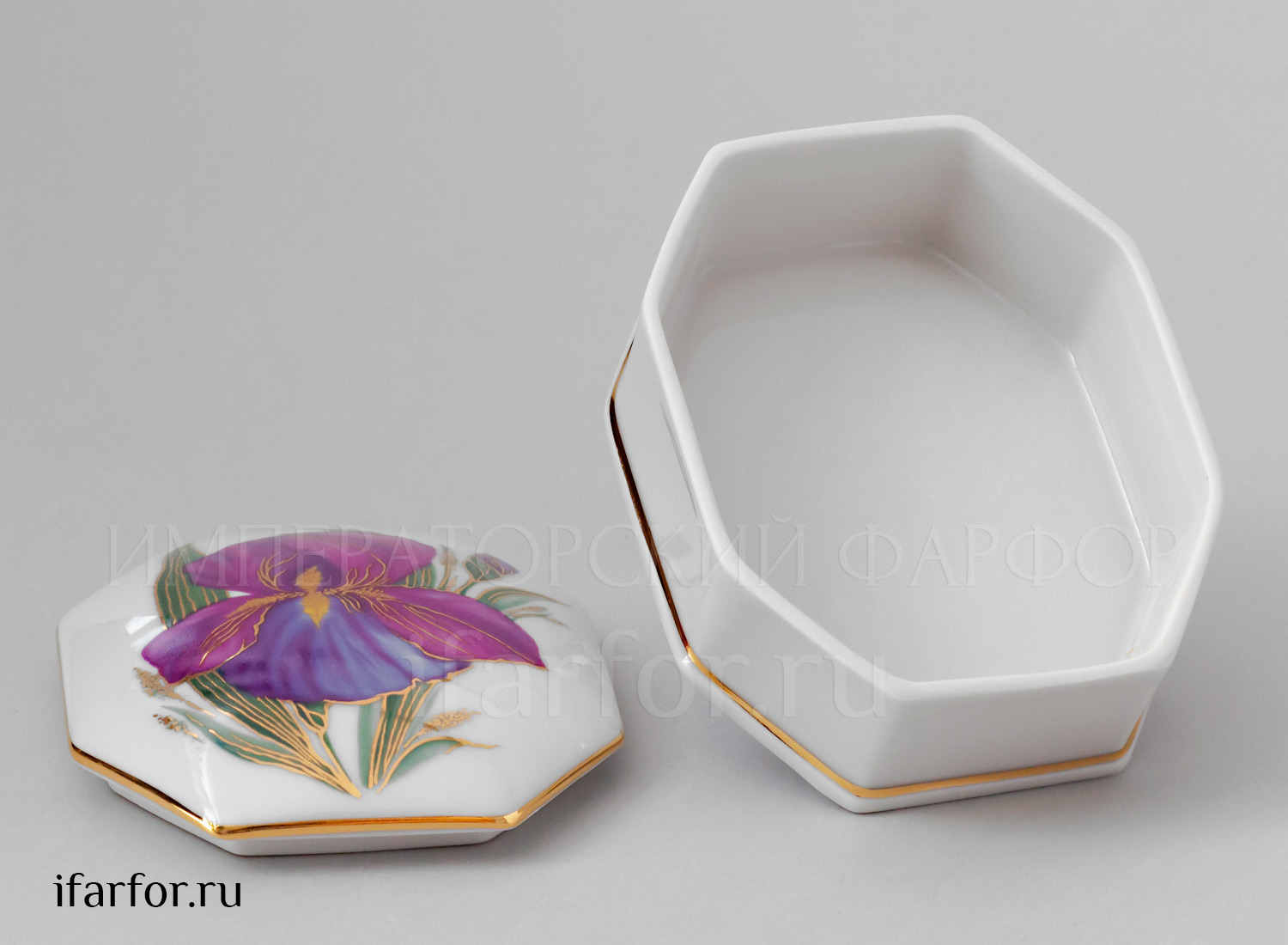 Туалетная коробочка «Цветок Ириса» Форма: Граненая. Твердый фарфор. 93 x 75 x 44 мм.