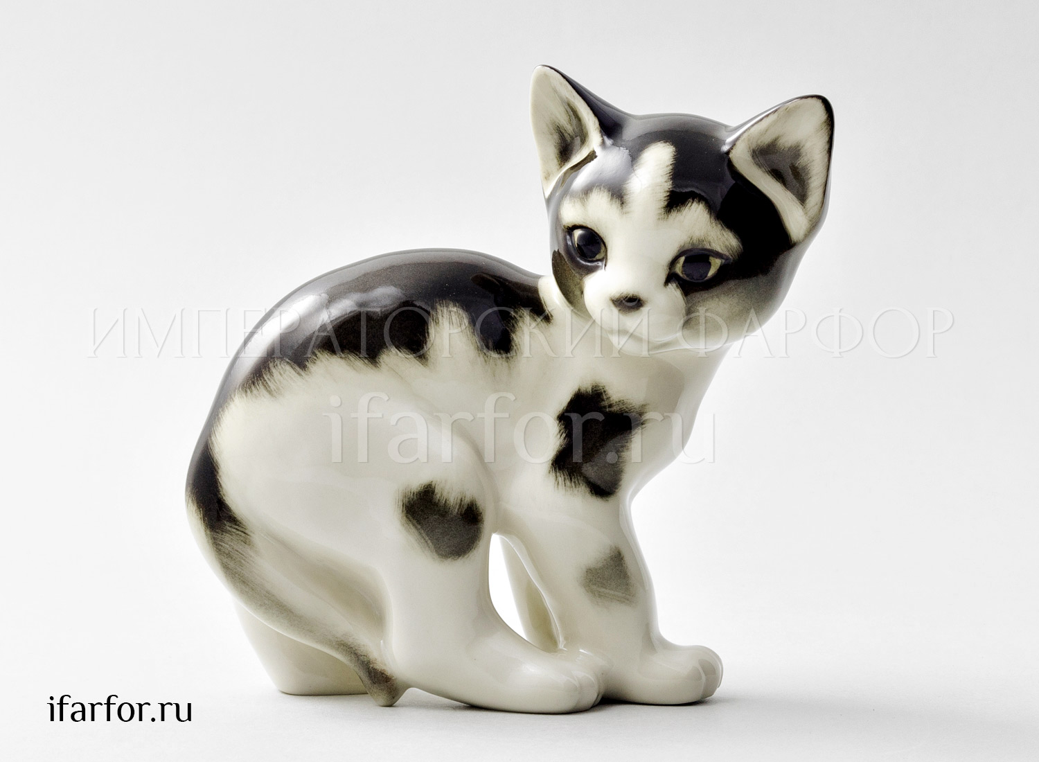 Скульптура «Кошка» Форма: Кошка. Мягкий фарфор. 140 мм.