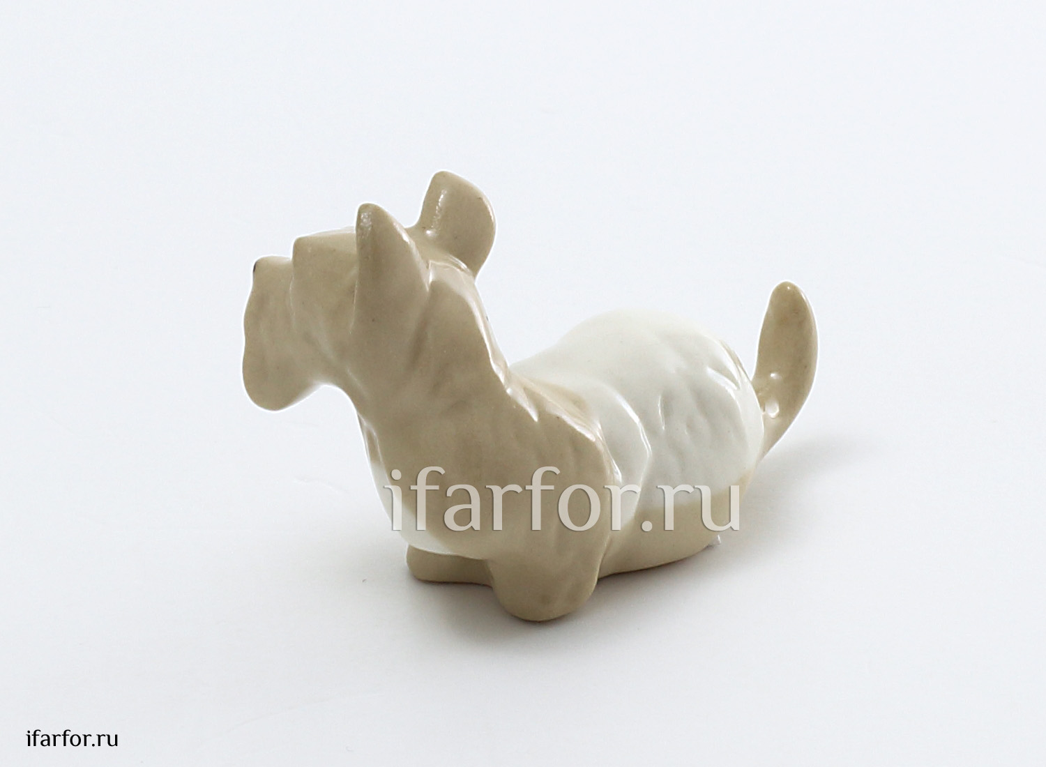 Скульптура «Шотландка» Форма: Шотландка. Мягкий фарфор. 45 x 35 мм.