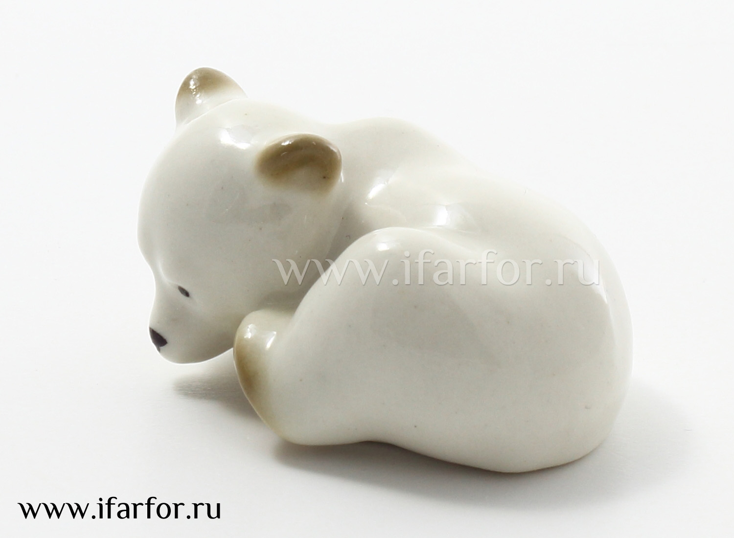 Скульптура «Медвежонок» Форма: Медвежонок. Мягкий фарфор. 20 мм.