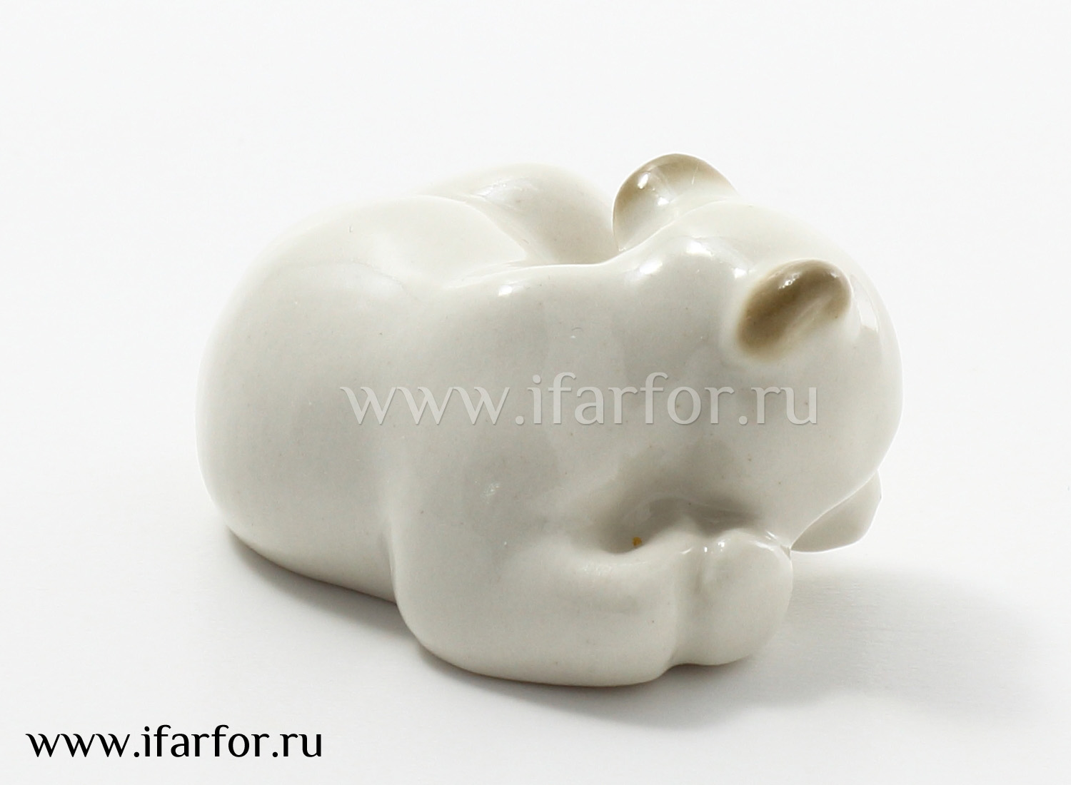Скульптура «Медвежонок» Форма: Медвежонок. Мягкий фарфор. 20 мм.
