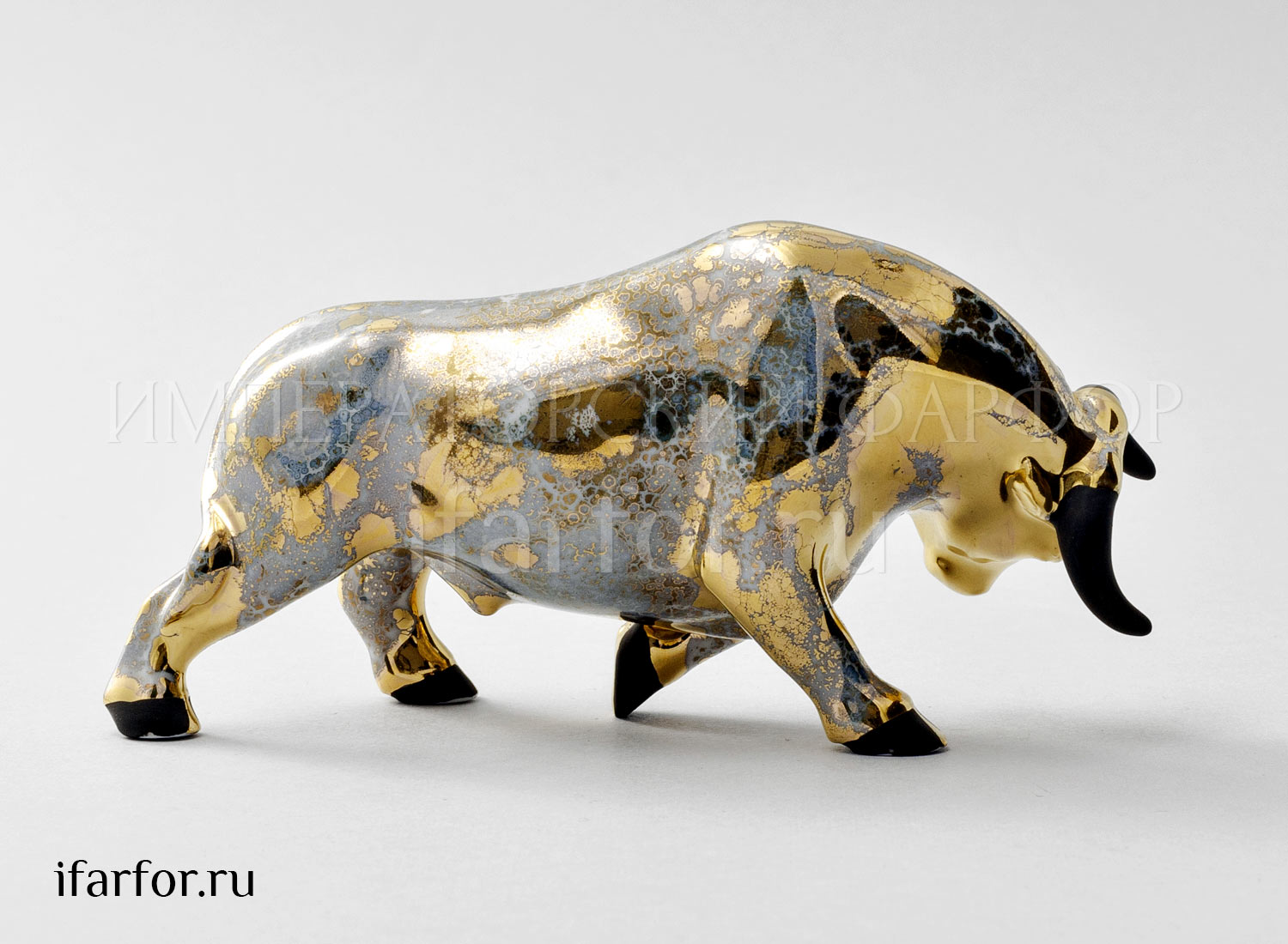 Скульптура «Коррида» Форма: Коррида. Мягкий фарфор. 136 x 55 x 67 мм.