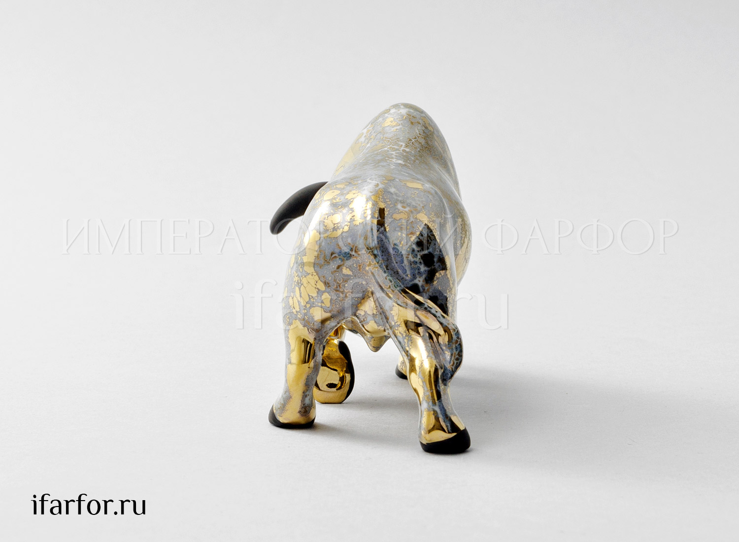 Скульптура «Коррида» Форма: Коррида. Мягкий фарфор. 136 x 55 x 67 мм.