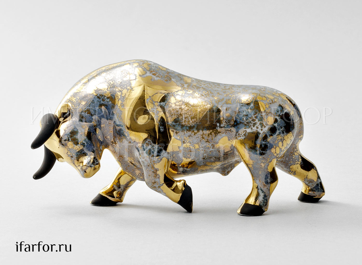 Скульптура «Коррида» Форма: Коррида. Мягкий фарфор. 136 x 55 x 67 мм.