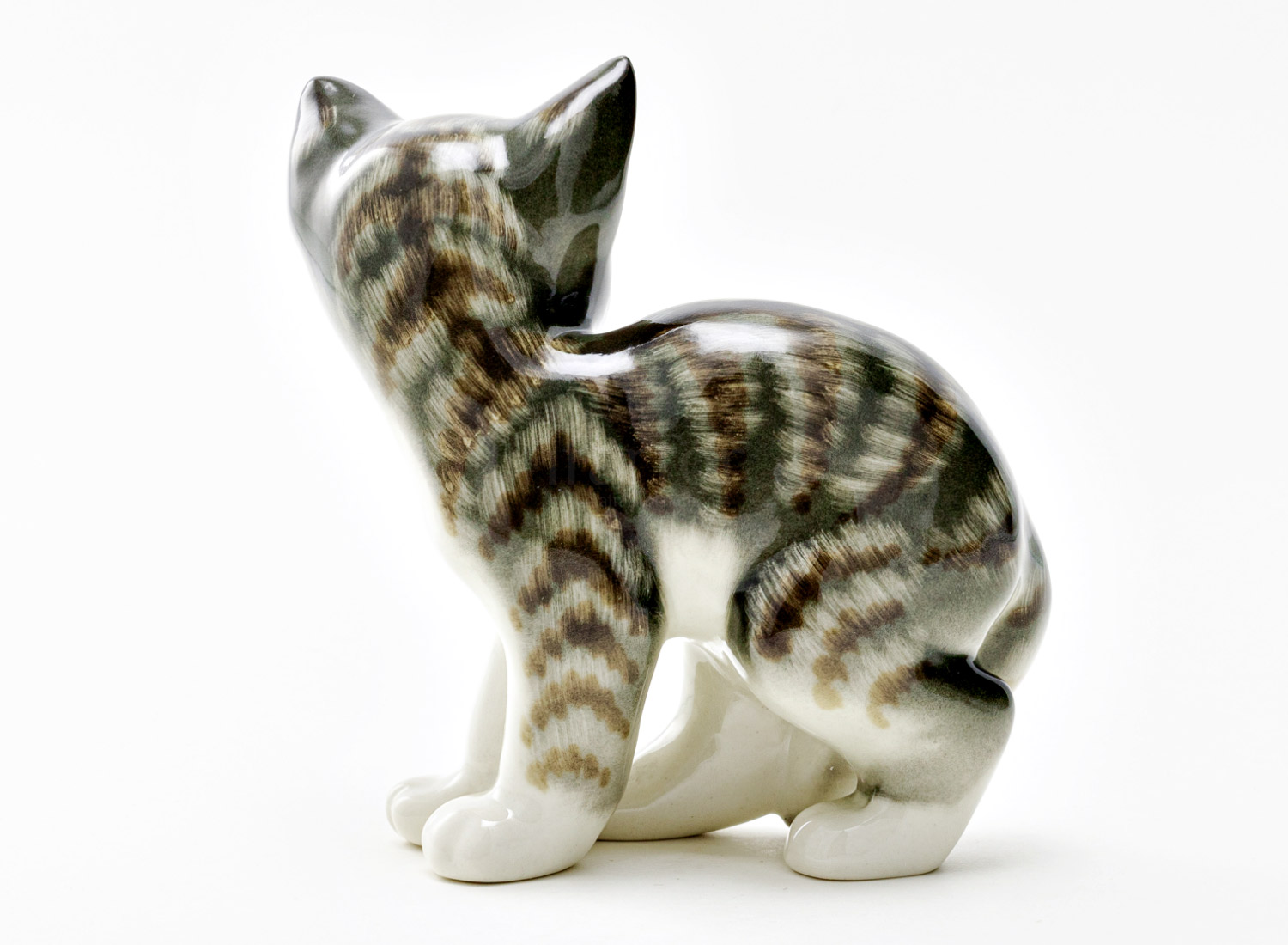 Скульптура «Кошка» Форма: Кошка. Мягкий фарфор. 140 x 140 мм.