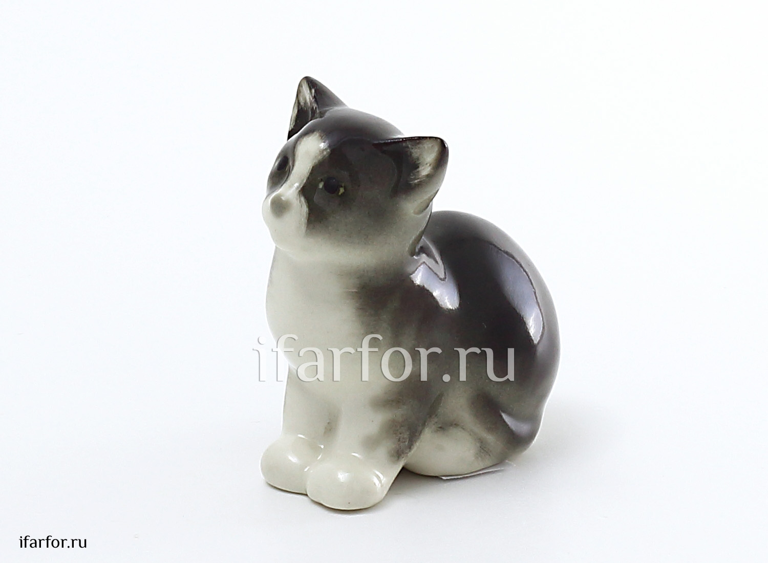 Скульптура «Котенок Тишка» Форма: Котенок Тишка. Мягкий фарфор. 60 мм.
