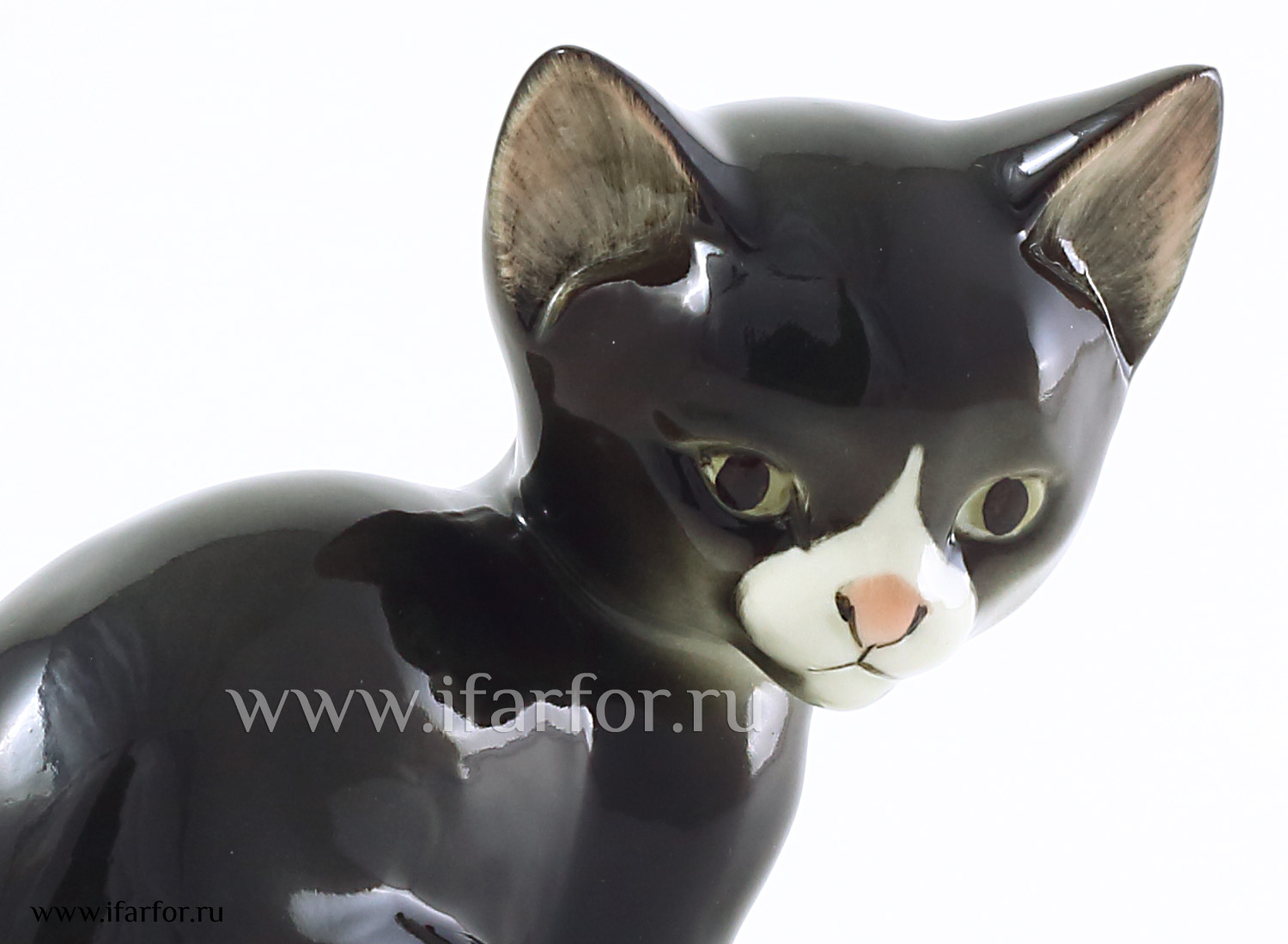 Скульптура «Кошка» Форма: Кошка. Мягкий фарфор. 140 мм.
