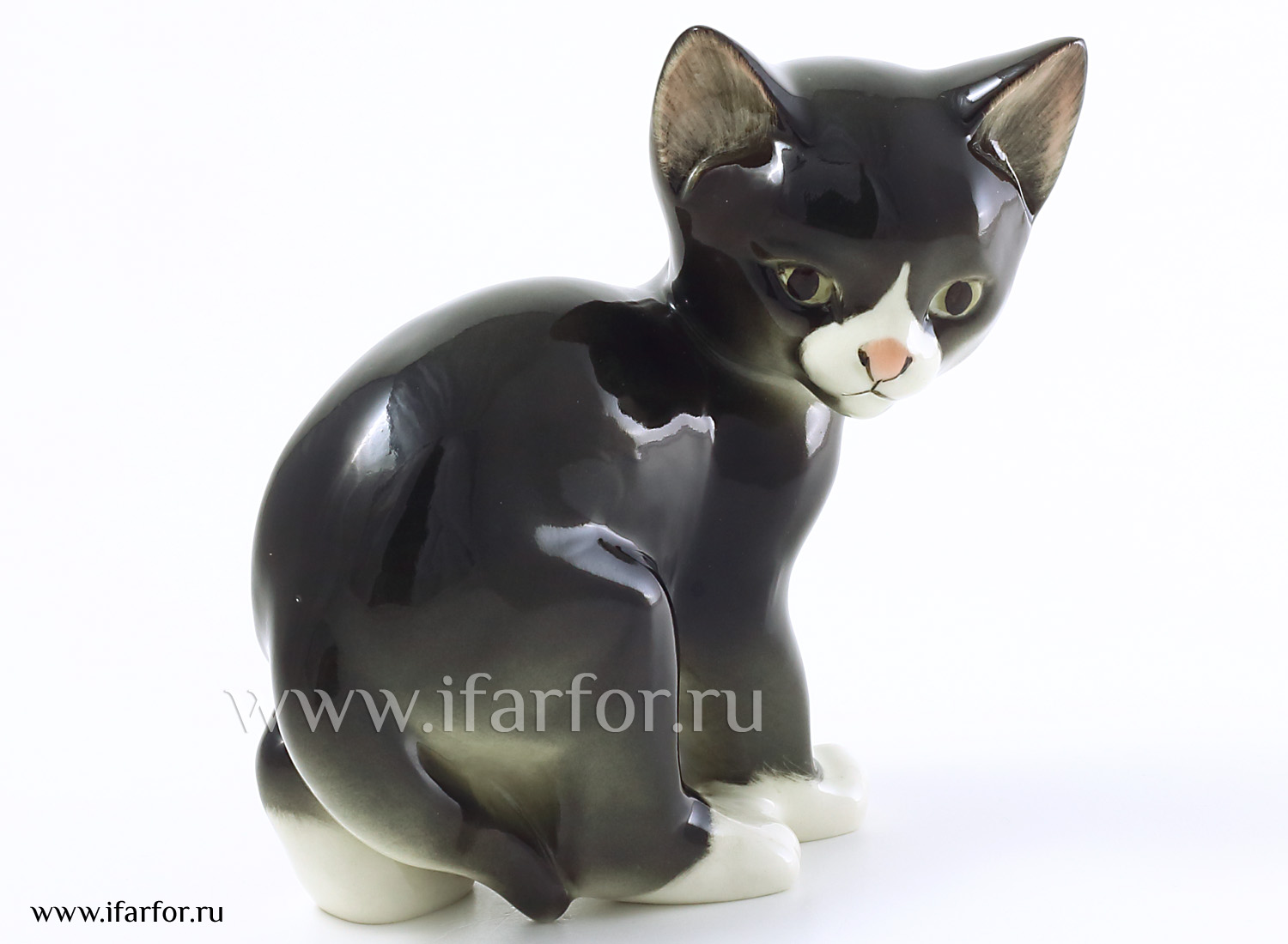 Скульптура «Кошка» Форма: Кошка. Мягкий фарфор. 140 мм.