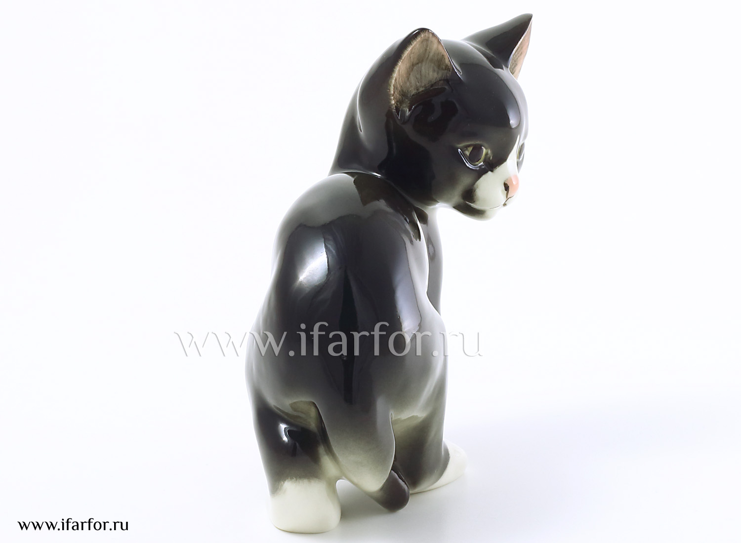 Скульптура «Кошка» Форма: Кошка. Мягкий фарфор. 140 мм.