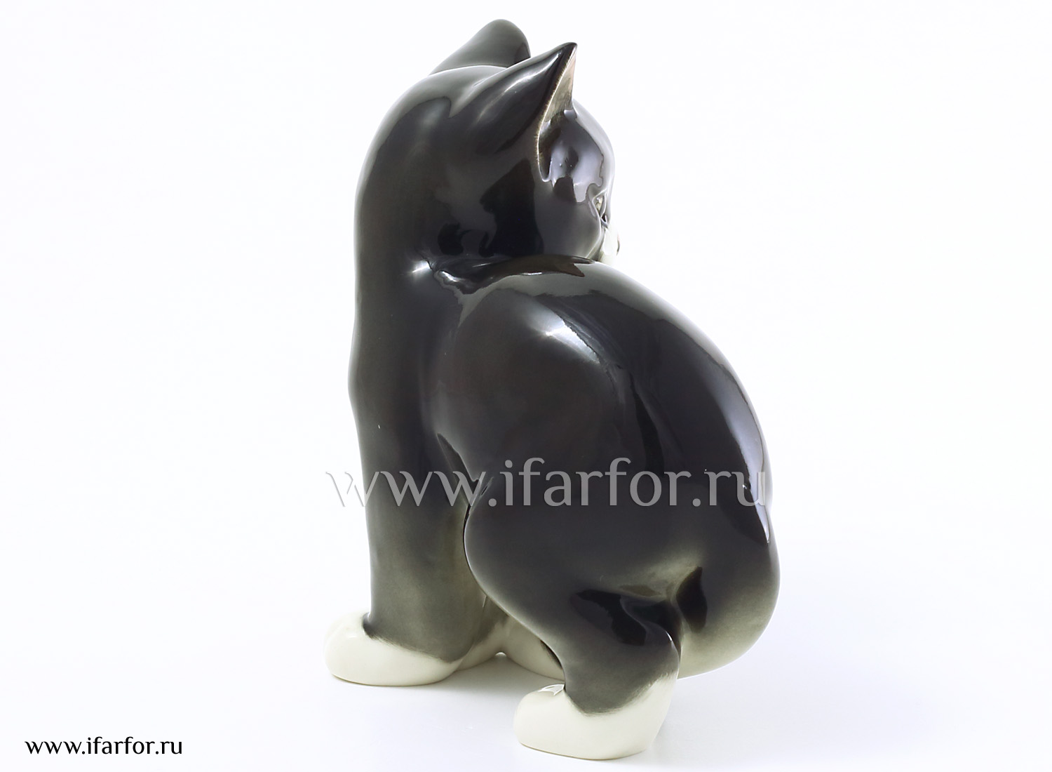 Скульптура «Кошка» Форма: Кошка. Мягкий фарфор. 140 мм.