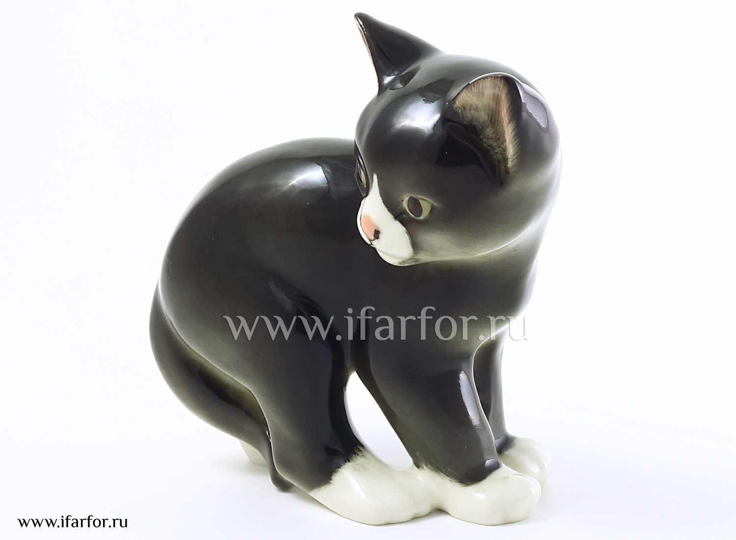 Скульптура «Кошка» Форма: Кошка. Мягкий фарфор. 140 мм.