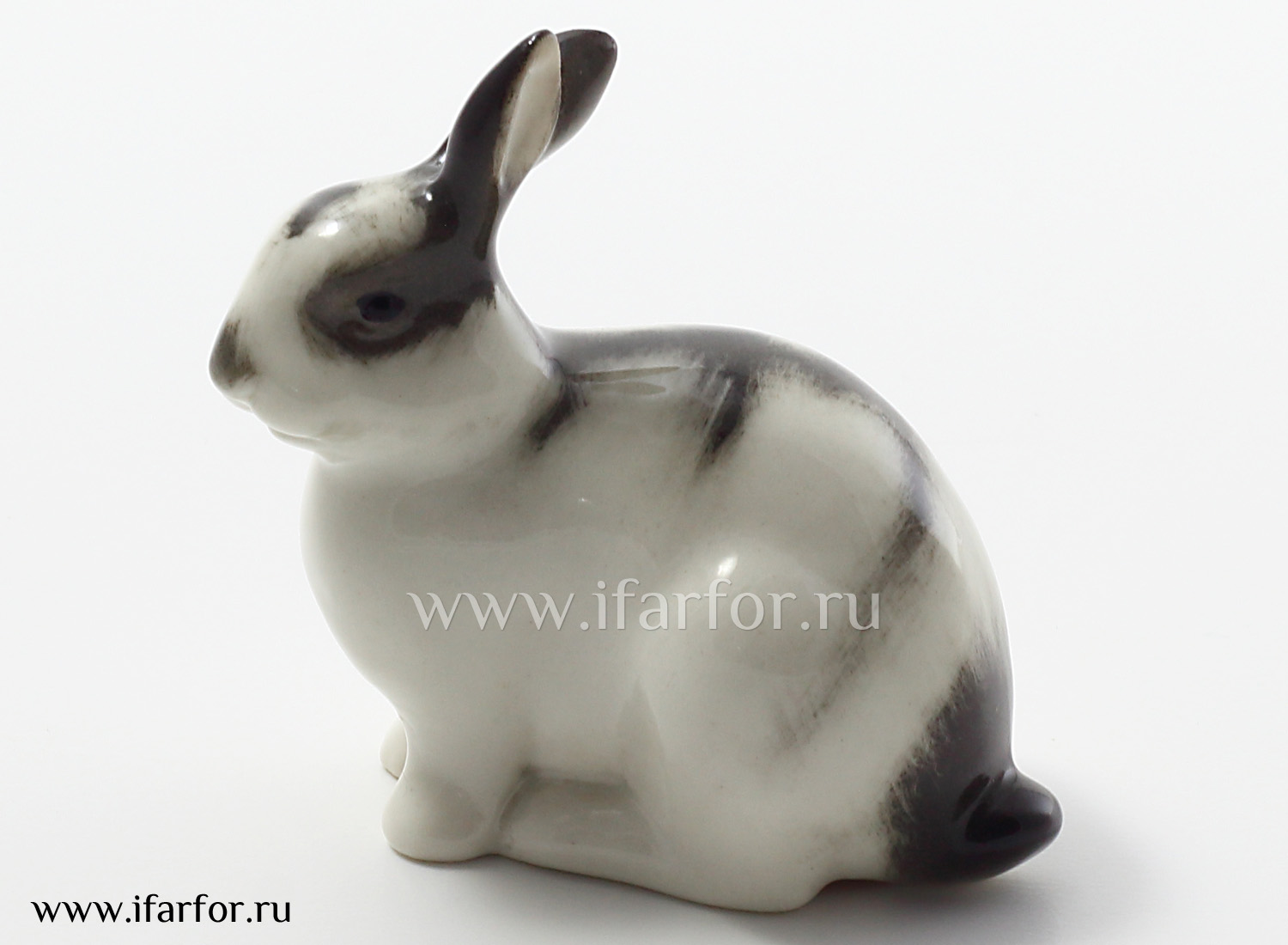 Скульптура «Кролик Крош» Форма: Кролик Крош. Мягкий фарфор. 30 мм.