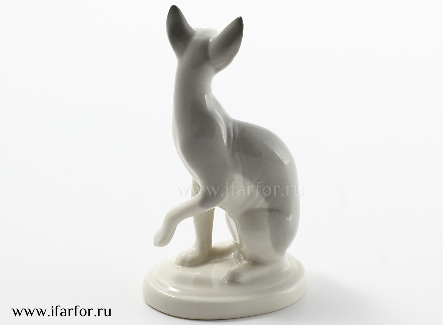 Скульптура «Кошка-сфинкс» Форма: Кошка-сфинкс. Мягкий фарфор. 92 мм.