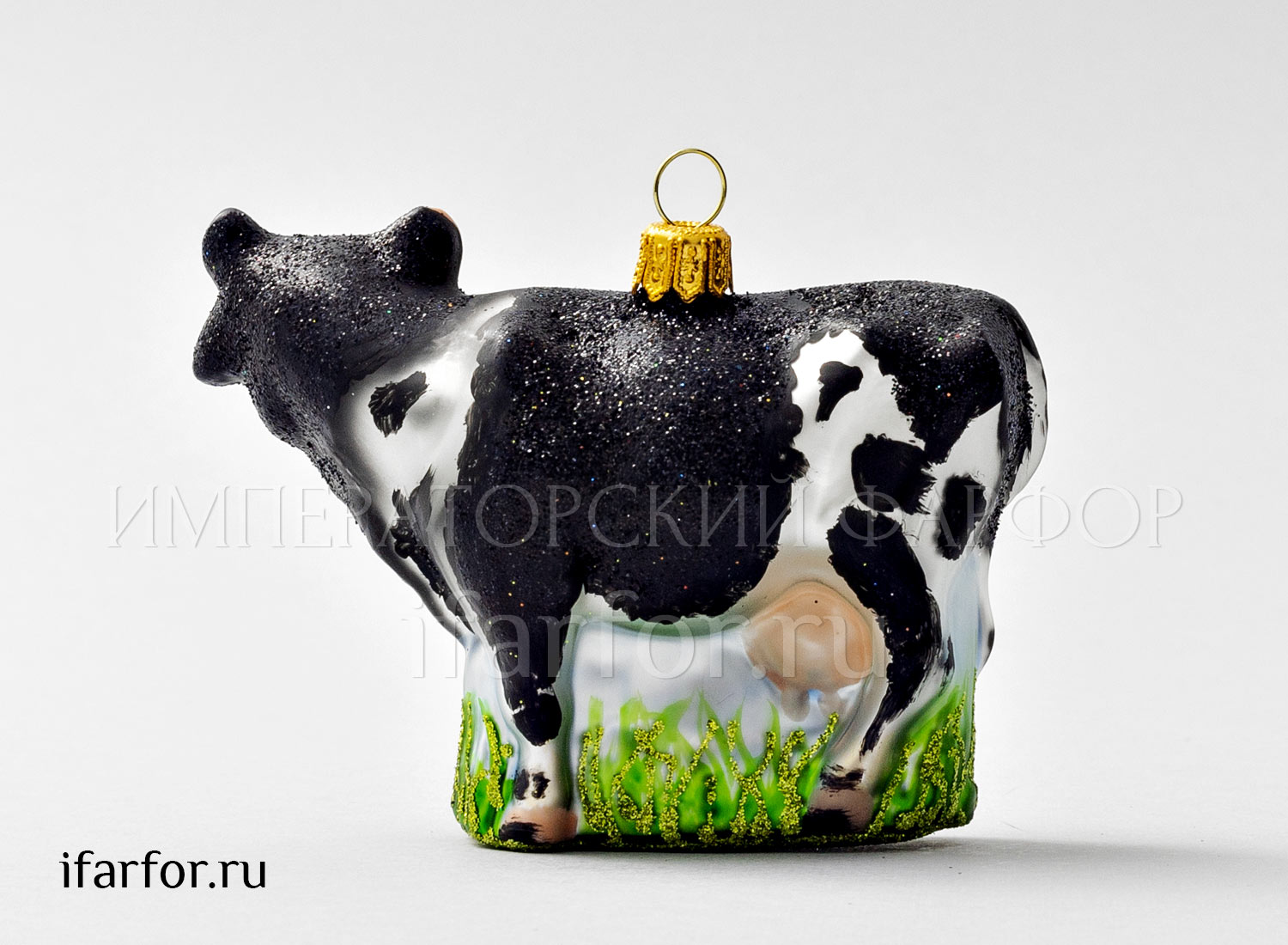 Елочная игрушка «Корова с черными пятнами» Стекло. 100 x 95 x 75 мм.
