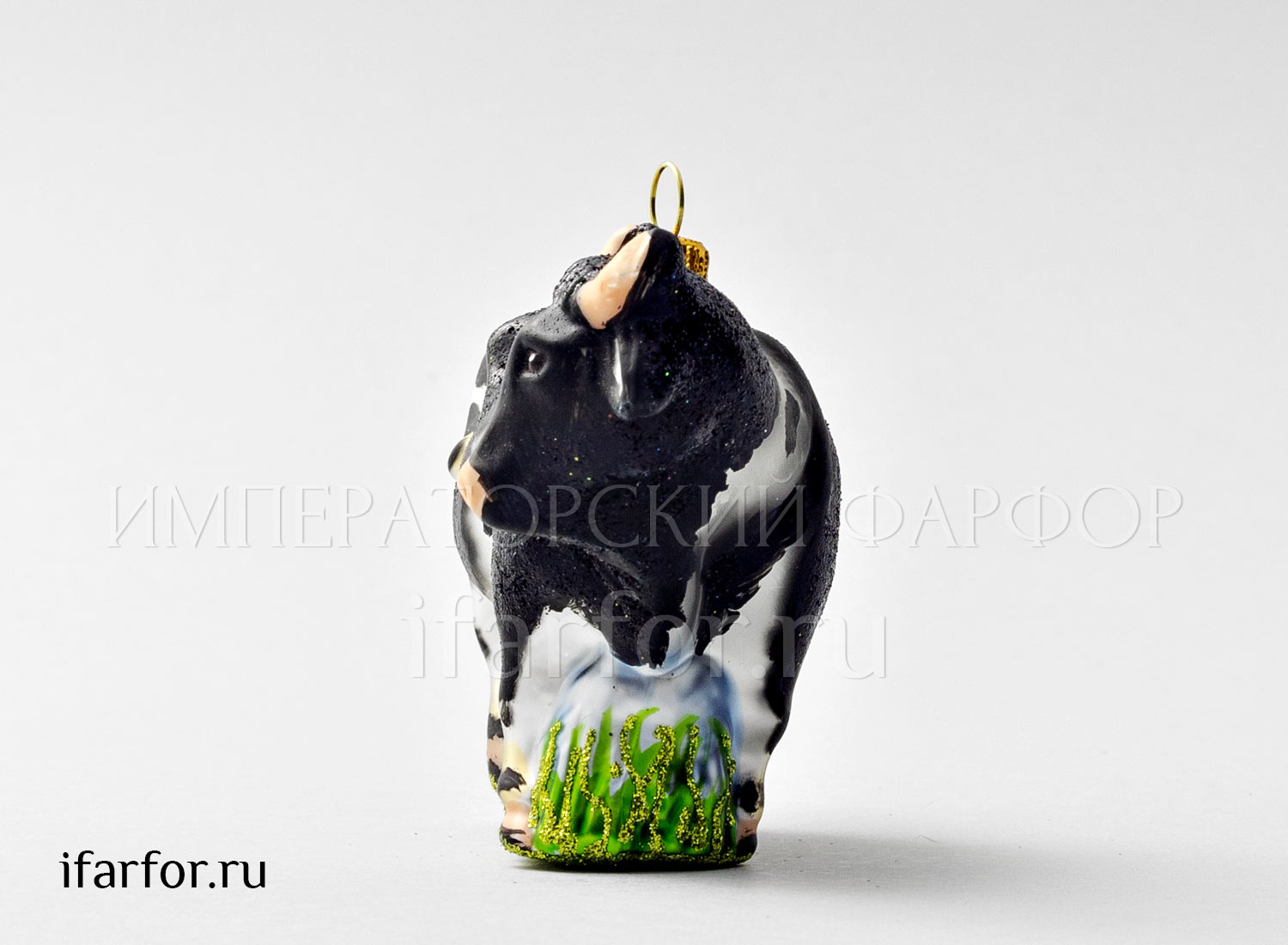 Елочная игрушка «Корова с черными пятнами» Стекло. 100 x 95 x 75 мм.