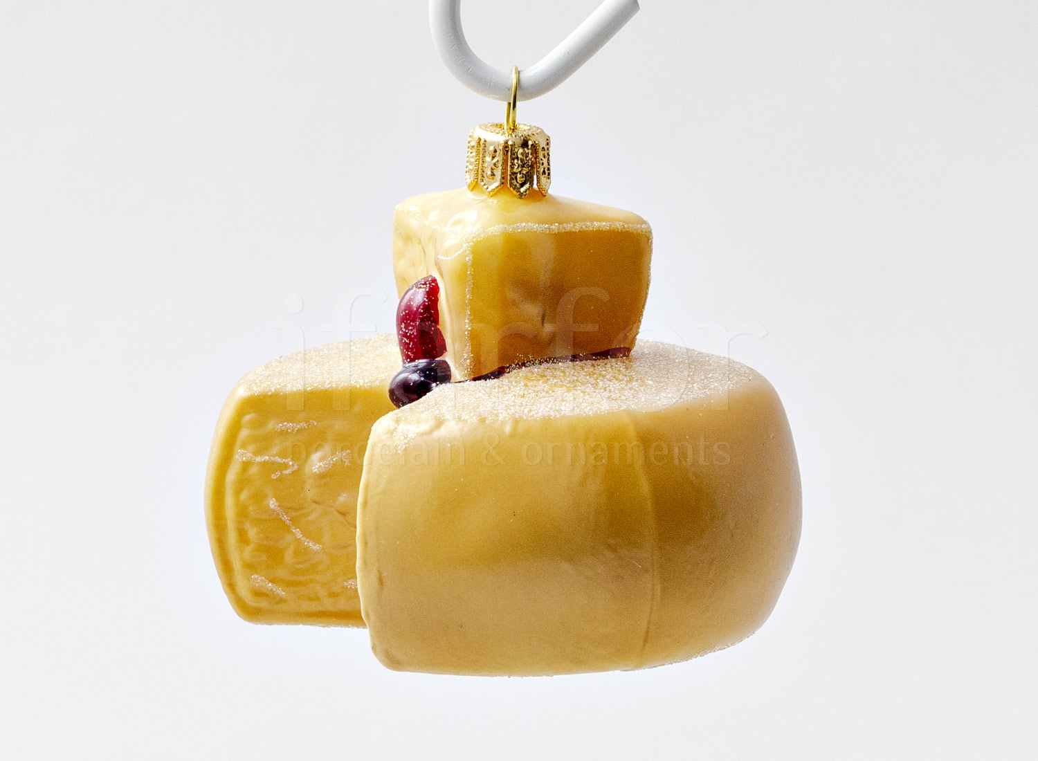 Елочная игрушка «Сыр Parmigiano» Стекло. 75 x 70 мм.