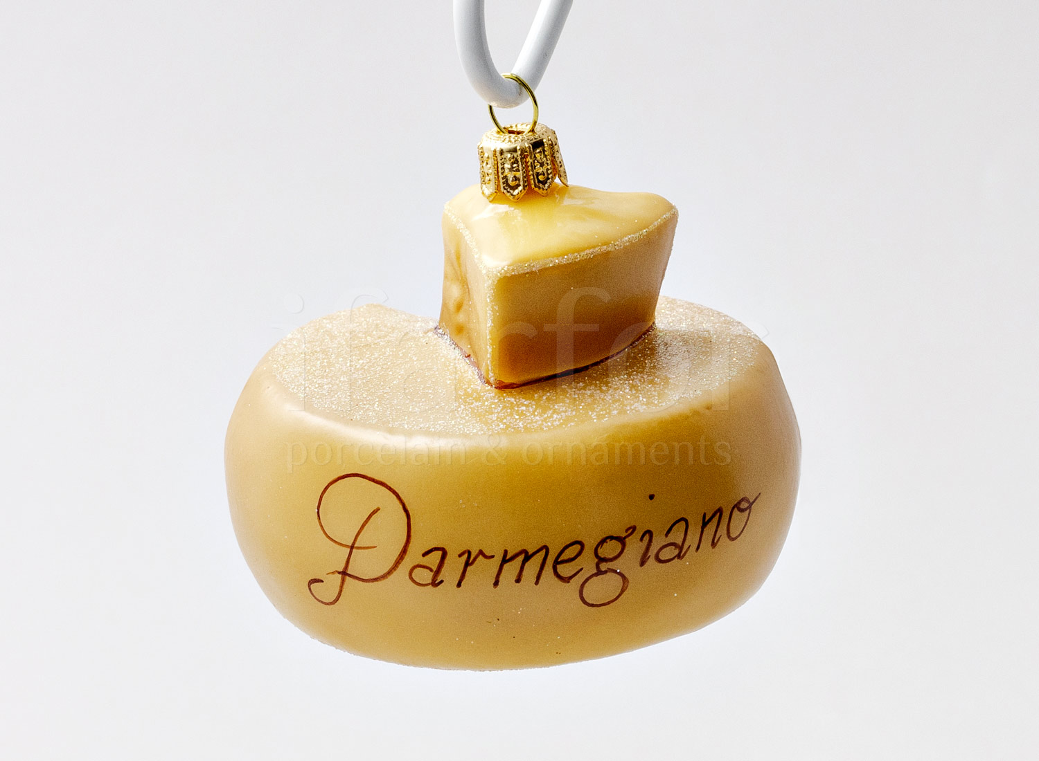 Елочная игрушка «Сыр Parmigiano» Стекло. 75 x 70 мм.