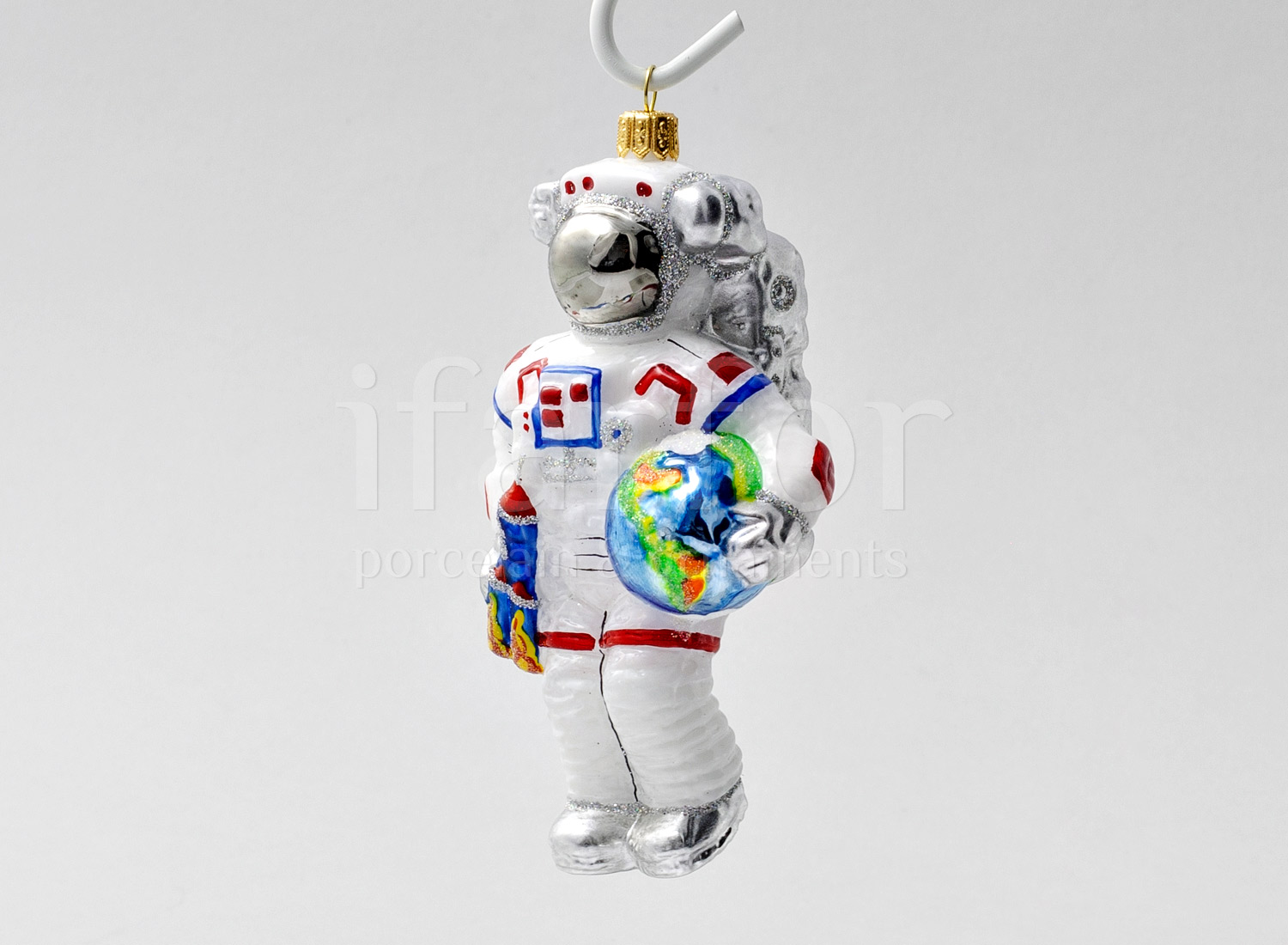 Елочная игрушка «Космонавт Major Tom» Стекло. 70 x 140 мм.