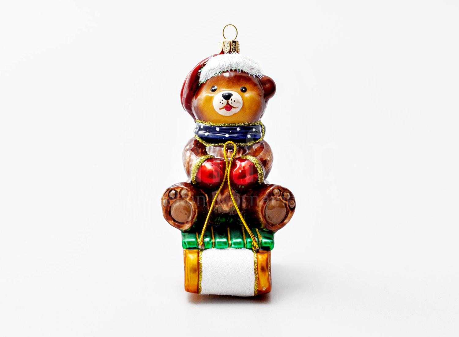 Елочная игрушка «Мишка Тедди на санках» Стекло. 75 x 120 мм.
