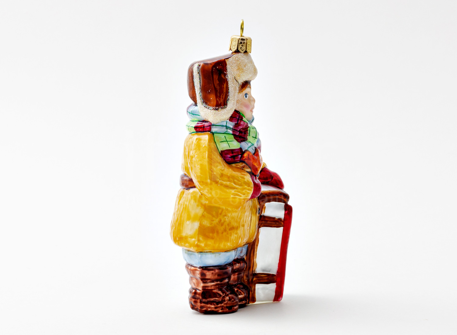 Елочная игрушка «Мальчик с санками» Стекло. 70 x 140 мм.