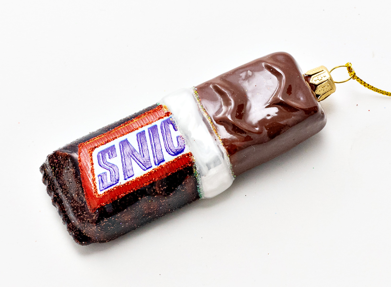 Елочная игрушка «Шоколадный батончик Snickers» Стекло. 40 x 115 мм.