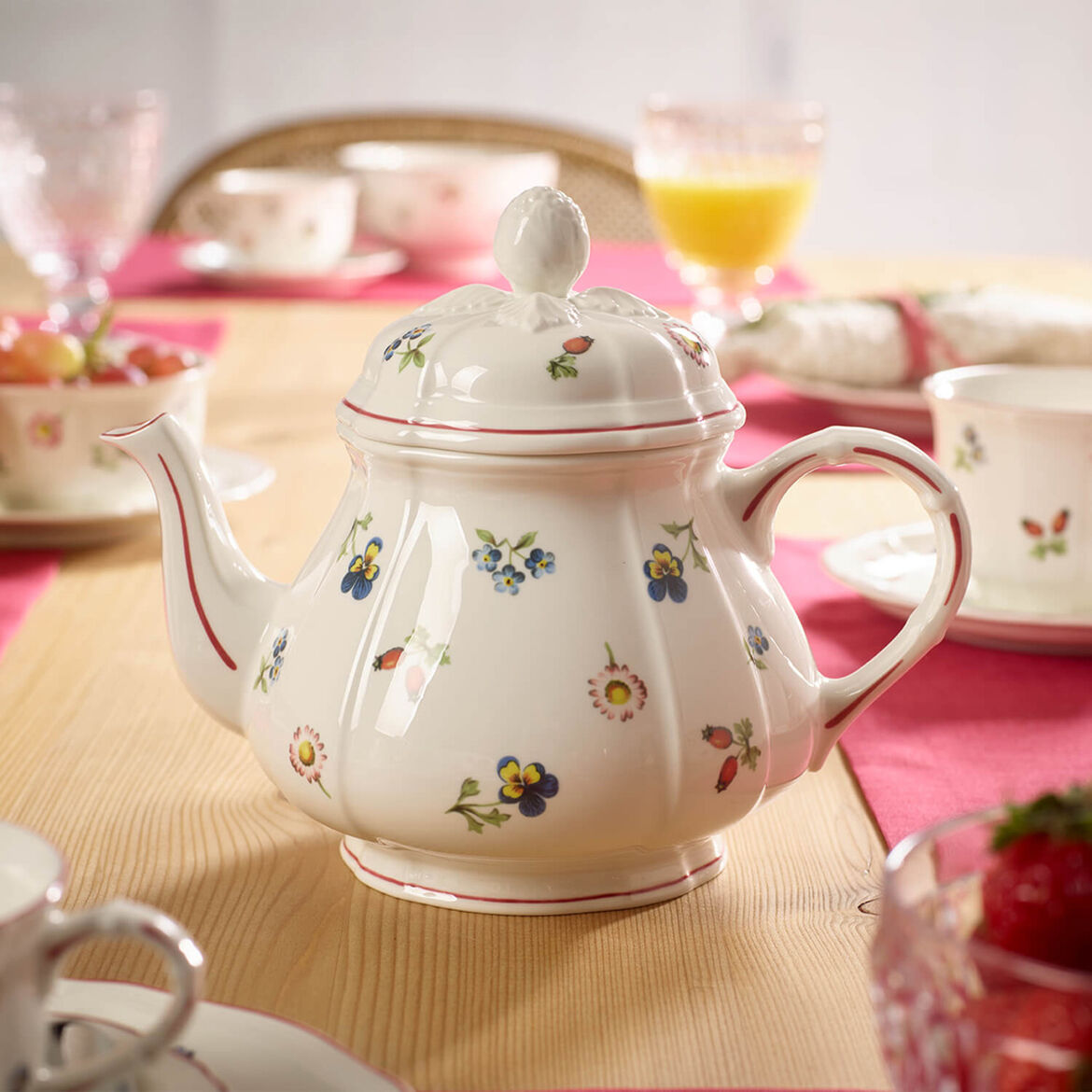 Чайник «Petite Fleur» Фарфор. 1000 мл.
