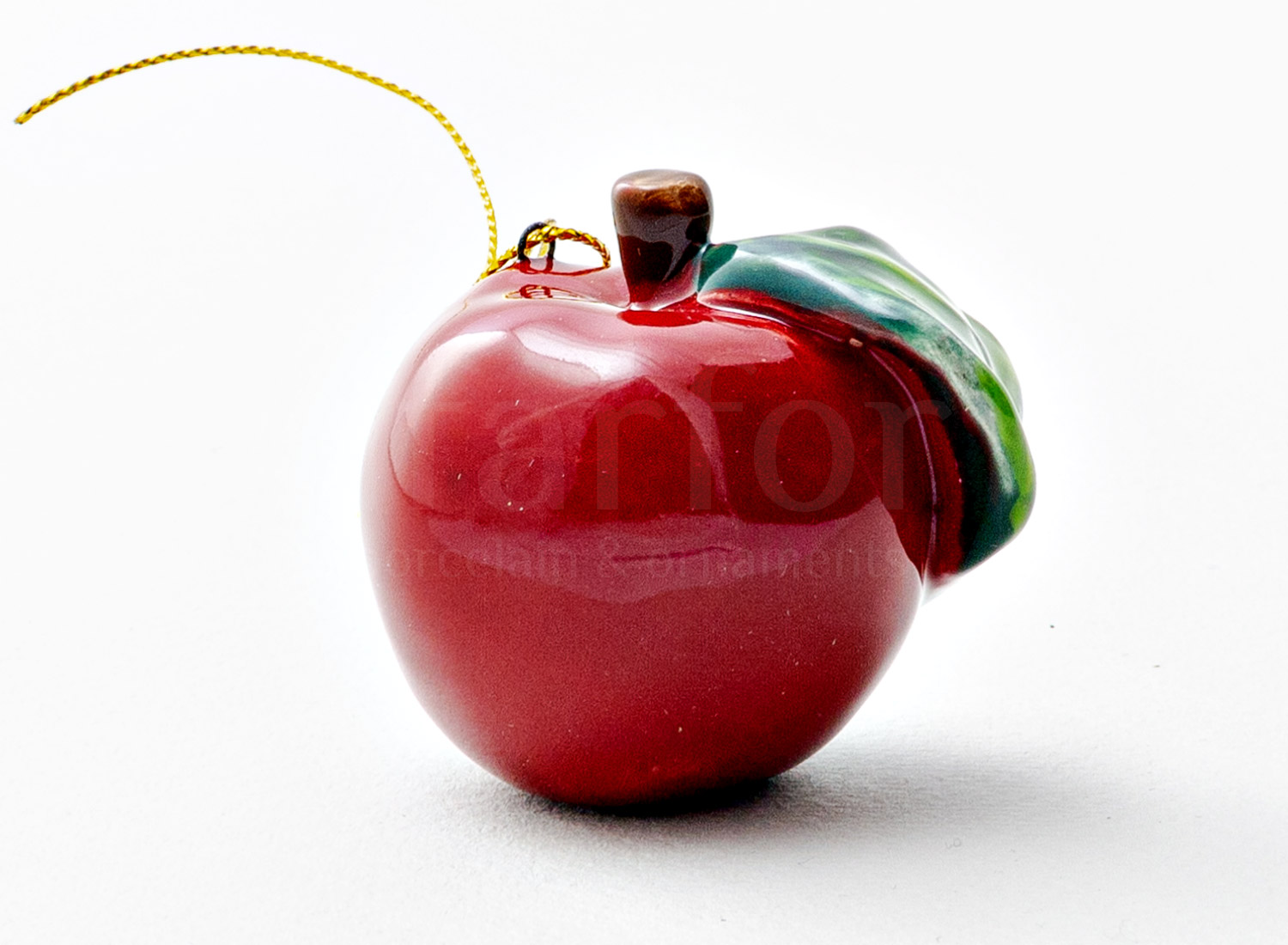 Елочная игрушка «Яблоко» Форма: Яблоко. Майолика. 50 x 50 мм.