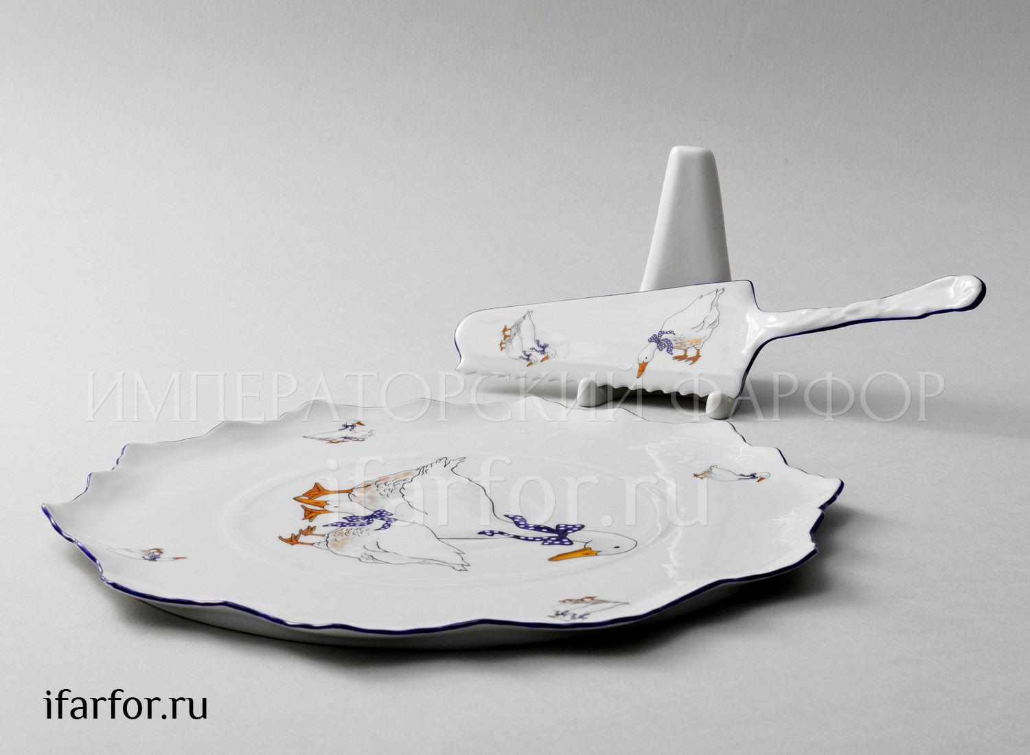 Блюдо для торта второй сорт «Корона Гуси» 1/2 Форма: Корона. Фарфор. 300 мм.