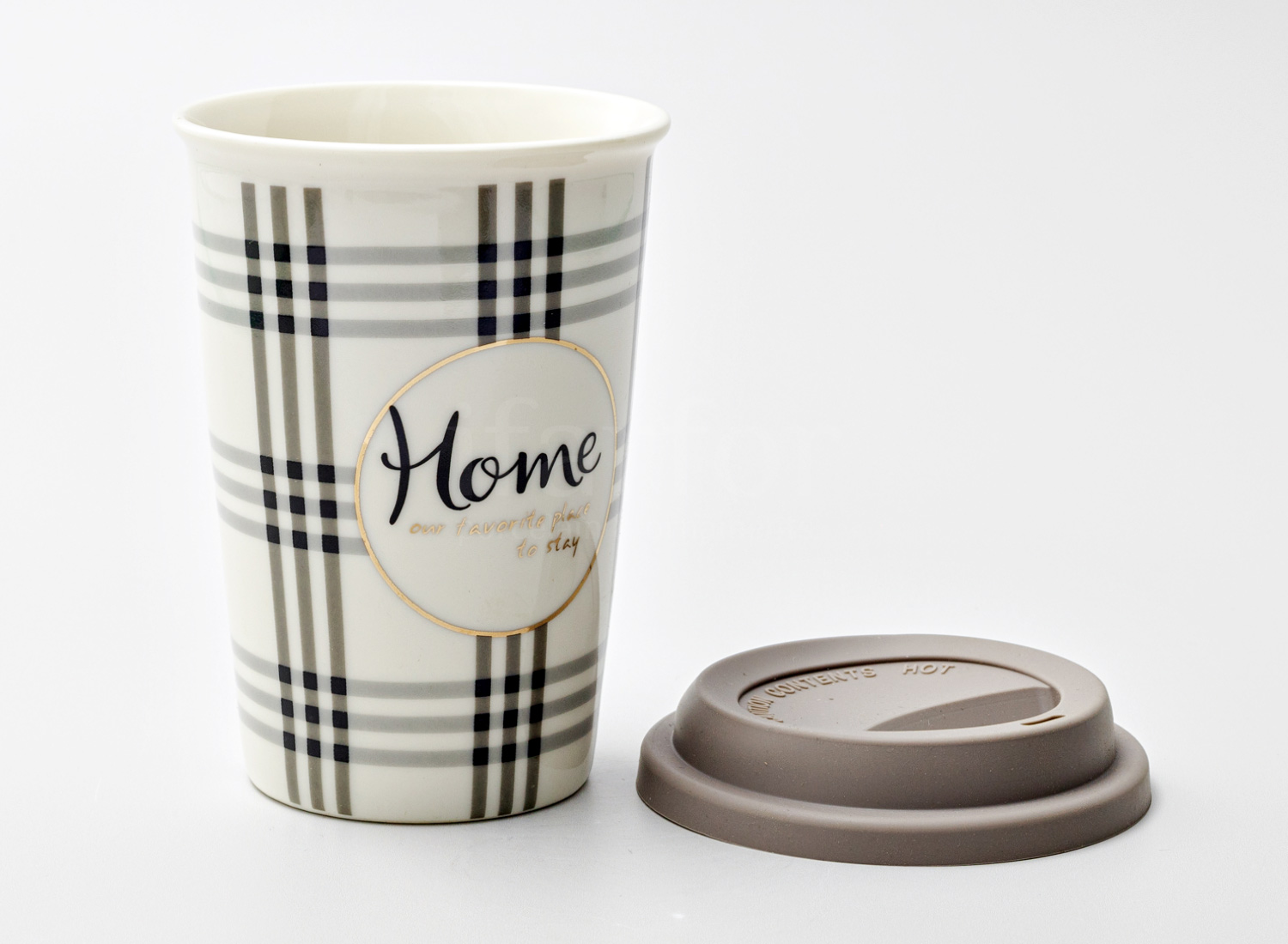 Термокружка «Home our favorite place to stay (бежевая)» 1/2 Форма: Royal Classics. Фарфор, силиконовая крышка. 127 мм.
